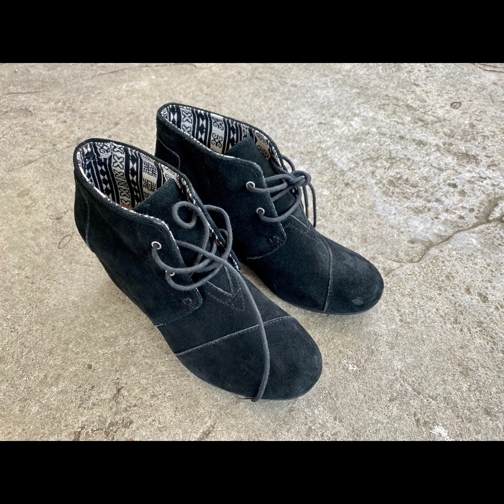 (479) Toms Booties